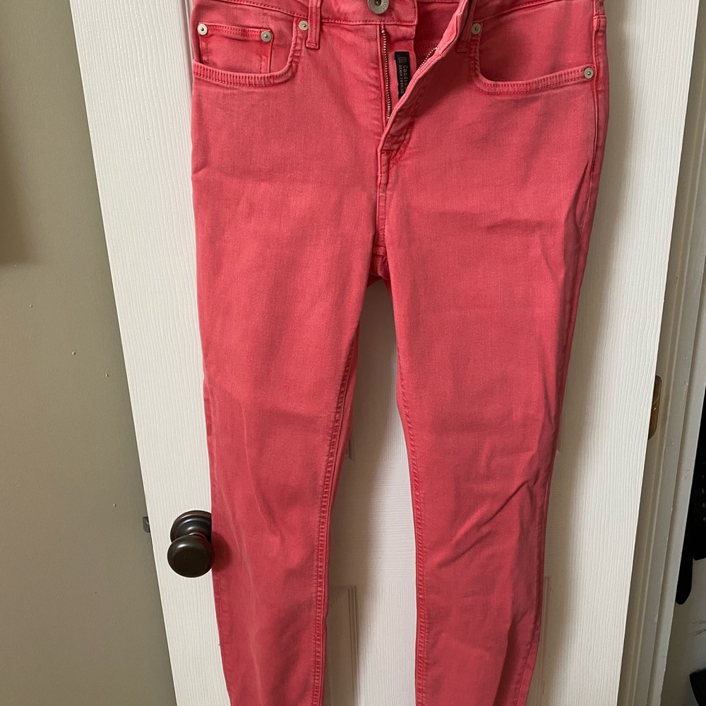 NEW (wo tags) Vineyard Vines Jamie High-Rise Grmt-Dyd Jeans - Lobster Reef